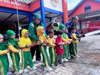 TK Himmatul Kafi Antusias Ikuti Sosialisasi dan Praktik Pemadaman Kebakaran di BPBD Bantul
