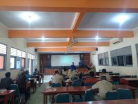 Damkarmat Kabupaten Bantul Memberikan Pelatihan dan Simulasi Pemadaman di SMP N 1 Bantul