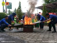 menggemaskan KB-TK Asiah Kalibayem, Onggobayan, Ngestiharjo, Belajar Memadamkan Api